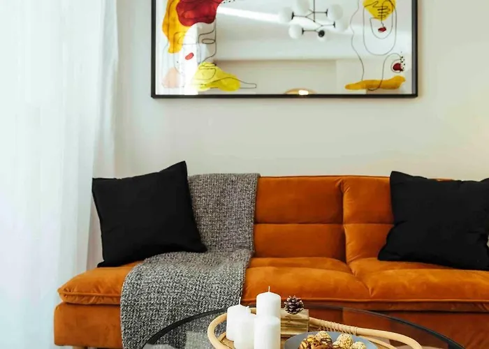 Stunning Views - Top Location - Netflix + Balcony