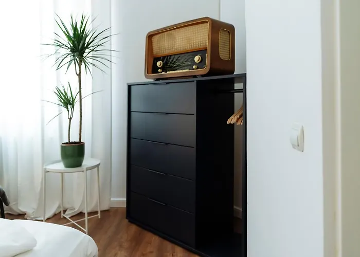 Lovely Vintage Double Studio In City Center