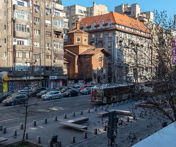 Central 2Br Apartment With Balcony - Italian Church & City View