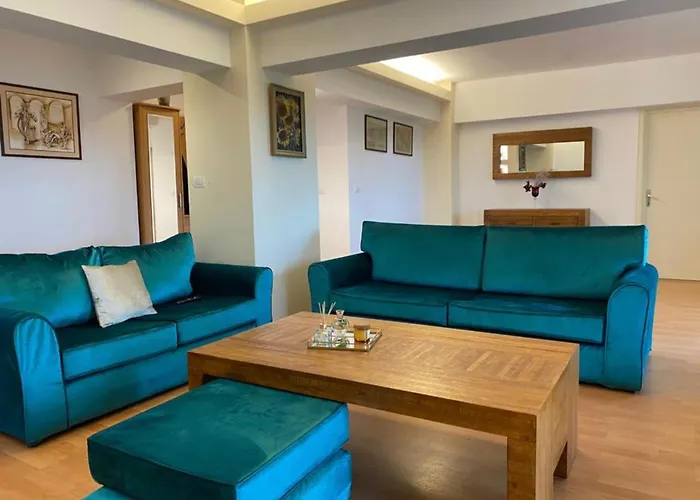 Old Town Apartment With Panoramic View