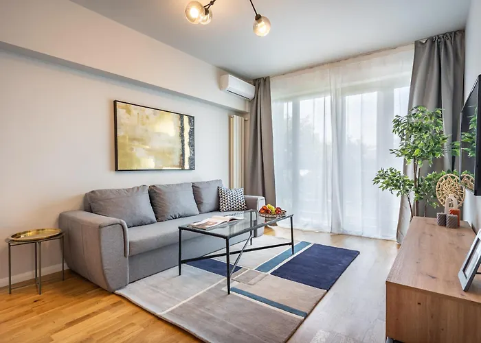 Bright 2Br Flat - Top Location - Green Views