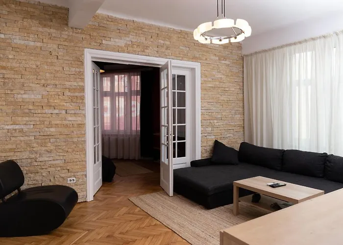 Color Aparments Coposu Blv