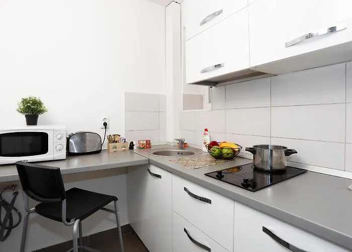 Central Apartment Very Close To Old City
