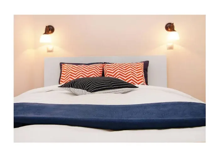 Central Quiet Apartment - Close To The City Center