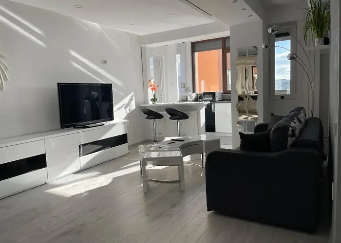 Luxury Two Room Apartment Residence Militari M3