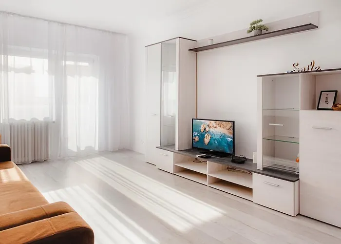 Apartament 2 Camere, Decomandat, In Zona Centrala