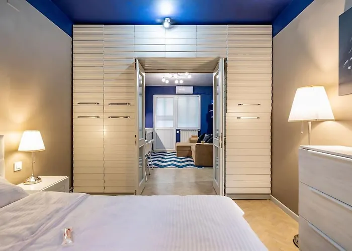 Modern - Central Apartment