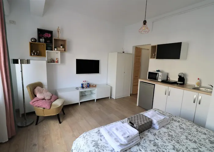 Lovely City Center Apartment - Free Minibar