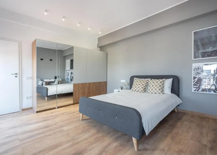 Alfie Center Apartment