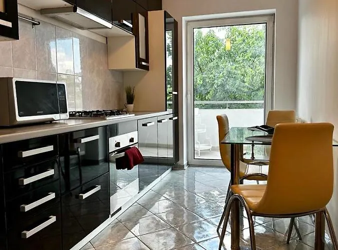 Cozy And Quiet Apartment