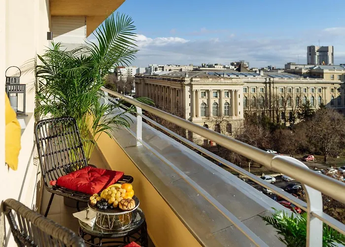 Bright 2Br Flat - Palace Hall - Charming Balcony