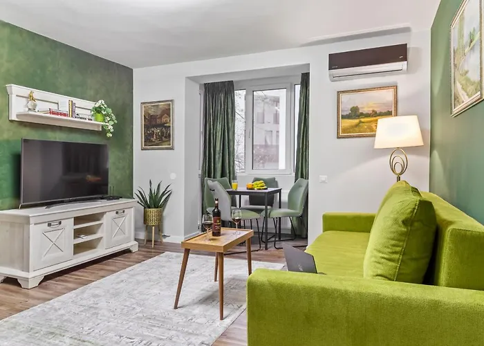 Cozy By Art City
