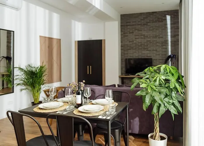 Central 1 Apartment - New Building & Parking