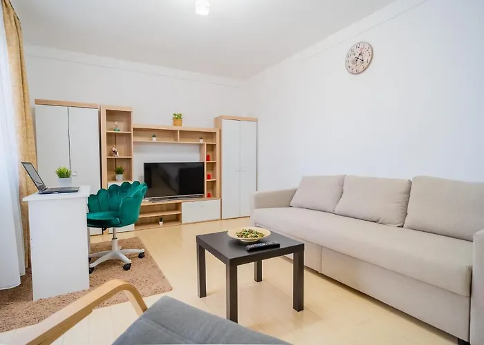 Serene 1Br Apartment With Workspace
