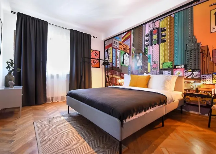 Colorful Chic: Cozy Studio In The Bustling City Center
