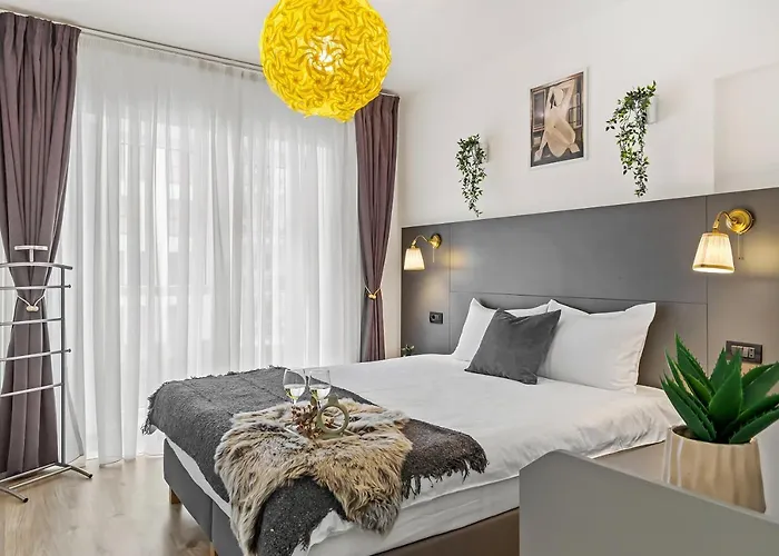Living In Color - Modern Getaway
