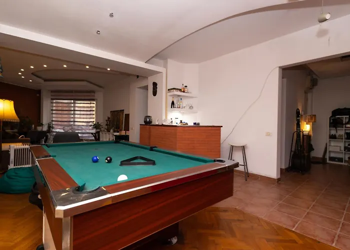 Shared Retro Vintage Luxury Apartment