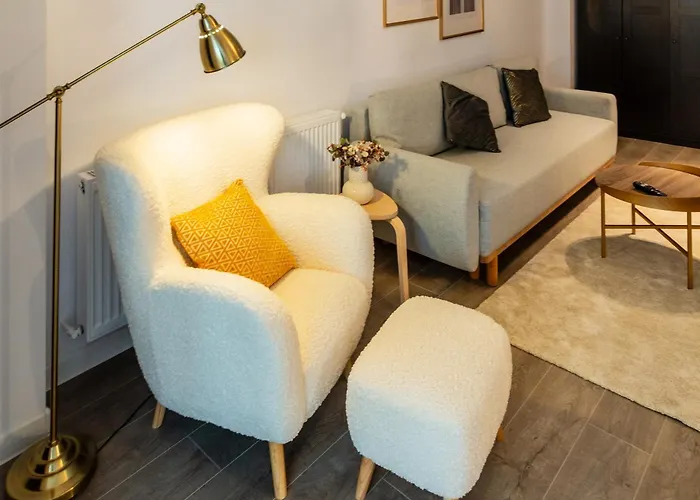 Central Residence Apartment 212, B4