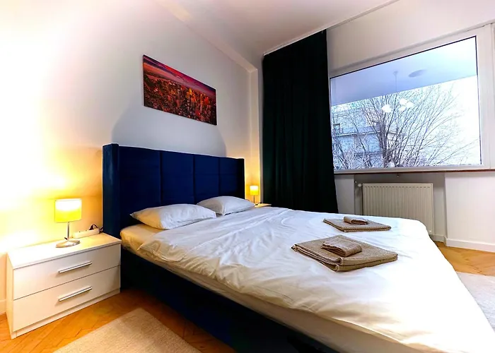 Ultracentral Apartment 4 Rooms - Old City Center -120 Square Meters -