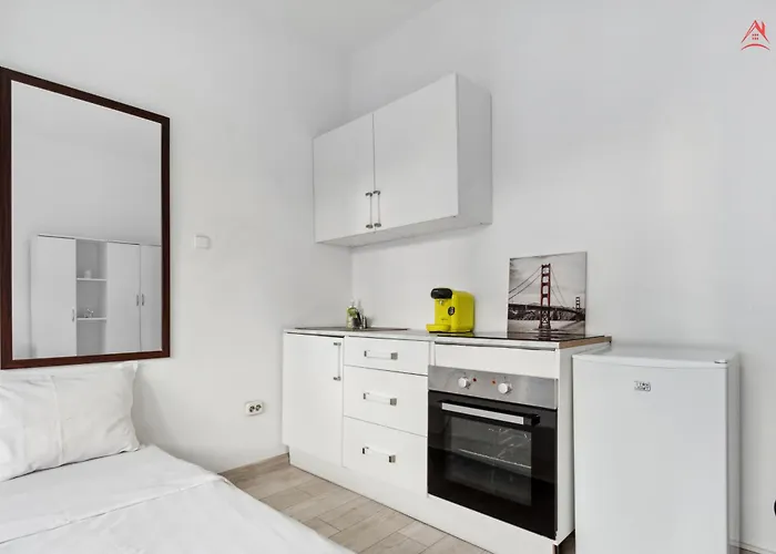 Atheneum Easy Retreat
