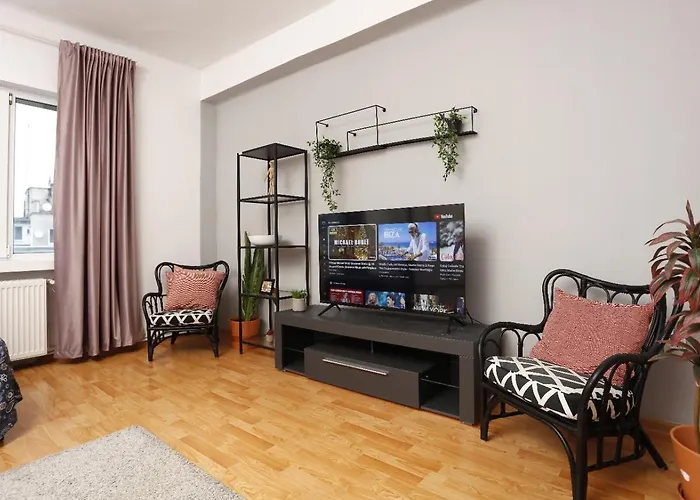 3 Bdrm Apartment In City Center