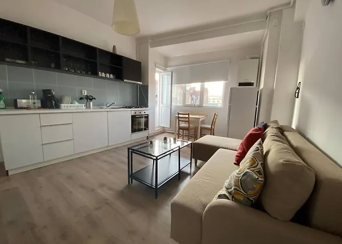 Gorgeous Apartment Near Old Town