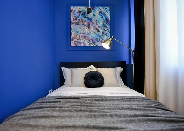 Magheru Boulevard Cozy Studios - Where Less Is More