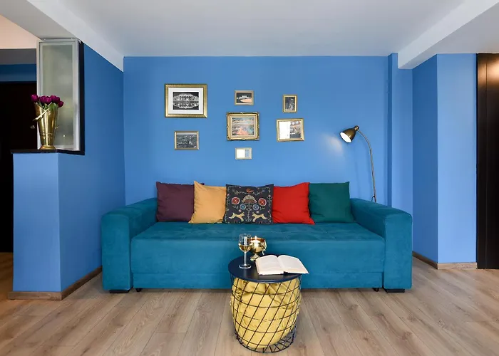 City-Centric Comfort: 1-Bedroom Apartment Near Military Circle