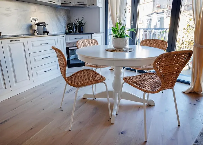 The Corner Luxe Apartment