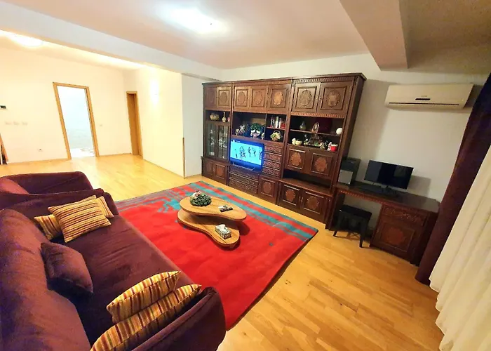 Centru Unirii Luxury Vip Apartament 2 Camere 98 Mp ! Parcare Subterana Privata Incalzita Iarna Si Climatizata Vara Doar Cu Rezervare In Limita Locurilor Disponibile ! Proprietate In Regim Hoteliep - Nu Are Bucatarie !