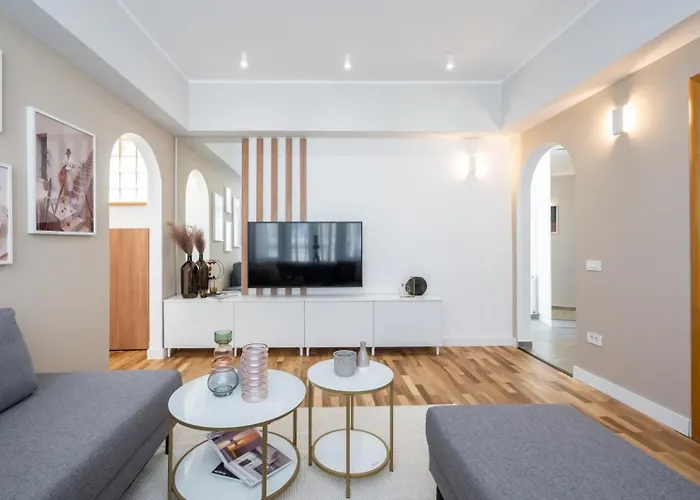 Old Town Bucharest, Lovely 2 Bedrooms Apartment