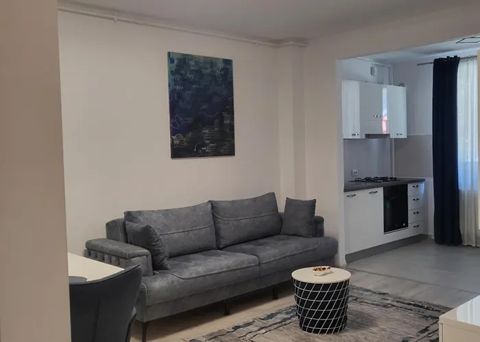 Hils Pallady Apartament Lyly