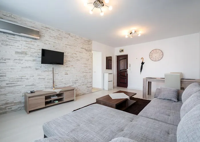 Top Location With Iconic View - Sala Palatului
