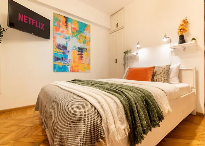 2Br Apartment At Piata Natiunilor Unite: Perfect For City Center Stays
