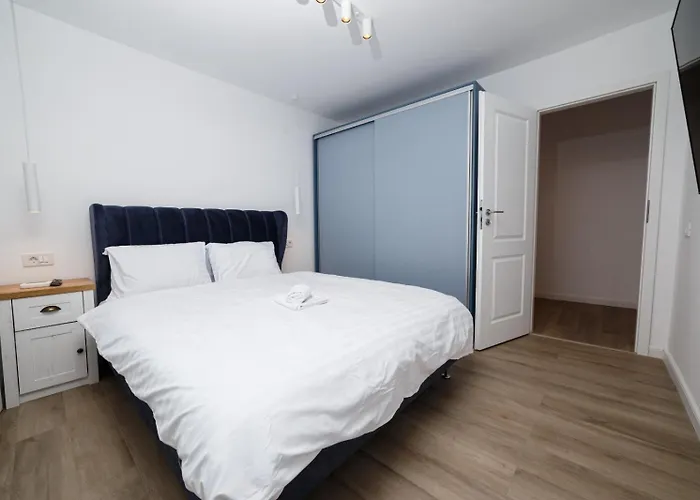 Modern Central Apartment - Subway