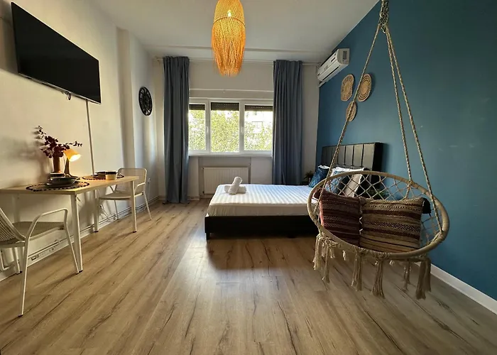 Central Studio Sapphire