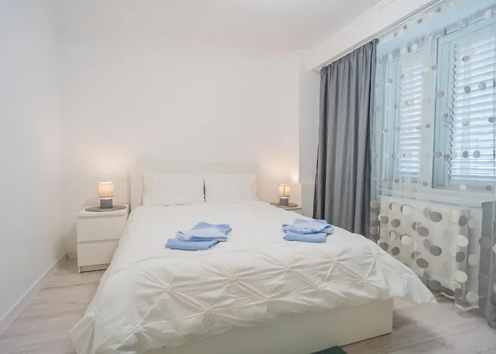 Luxury 2Br On Decebal Avenue