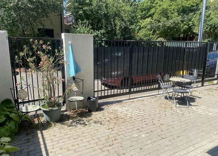 Lovely Apartment In Villa In Bucharest