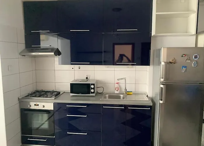 Nice 1 Bdrm Apartment In Center