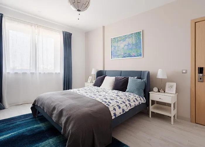 Deluxe Apartments & Studio With Many Facilities