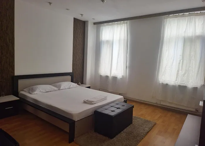 Aparthotel Yanis