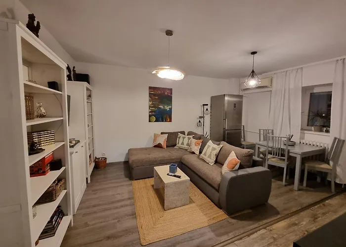 National Arena Retreat, 3 Bedroom Stylish, Cozy Flat