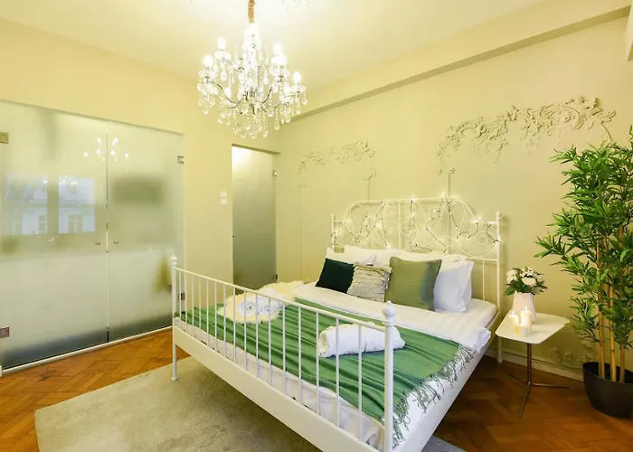 Cozy Studio Overlooking The Old Town