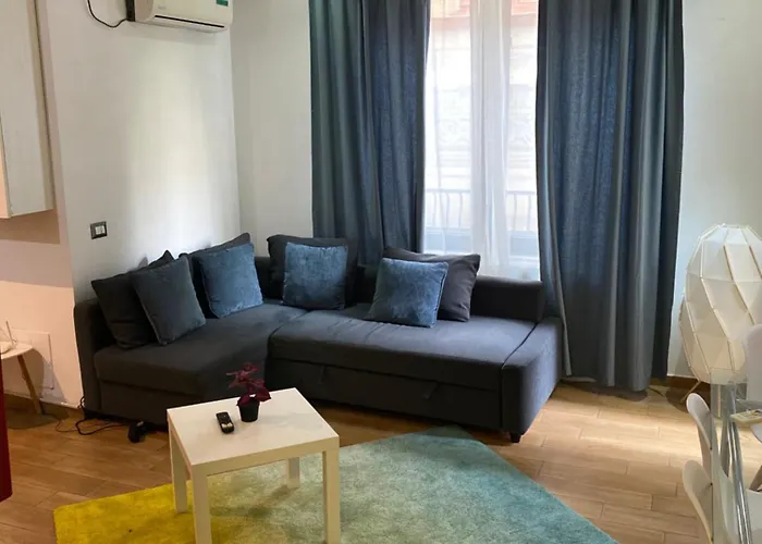 Royal Suite Unirii-2 Bdr Apartment
