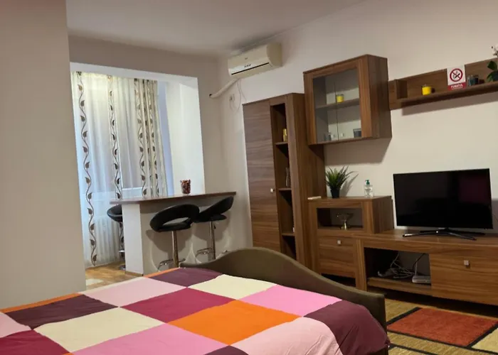 Titanii Park Apartment