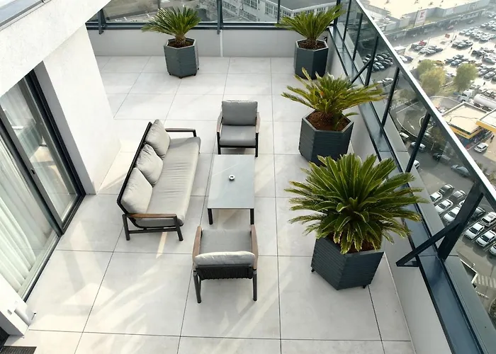 Sky Suite Near Center