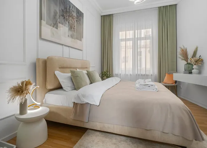Zen Central Apartment With Self Check-In & Private Parking