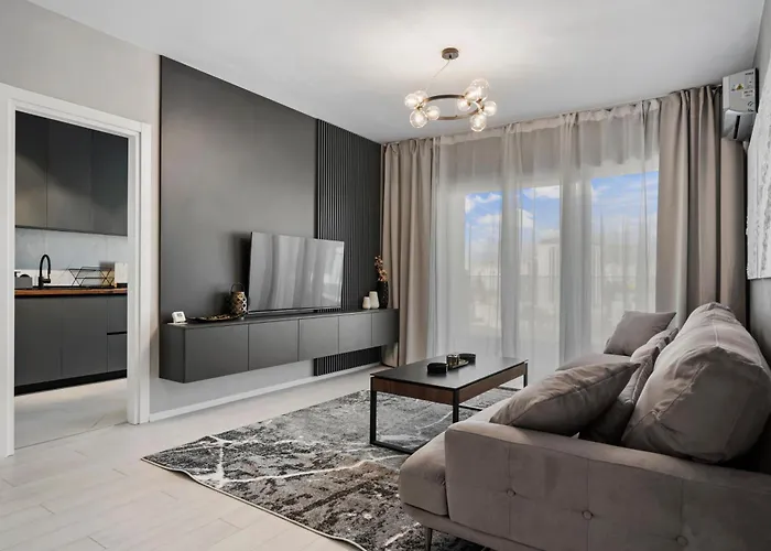 Ultra-Modern & Spacious 2Br Apartment With Balcony