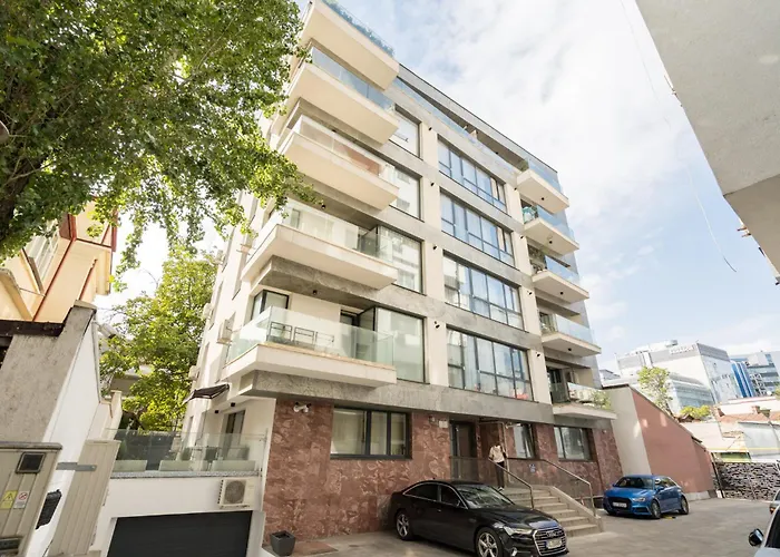 Uphome Suites