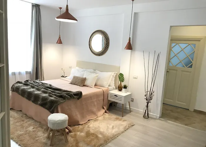 Metropole Apartments Invilla Old City